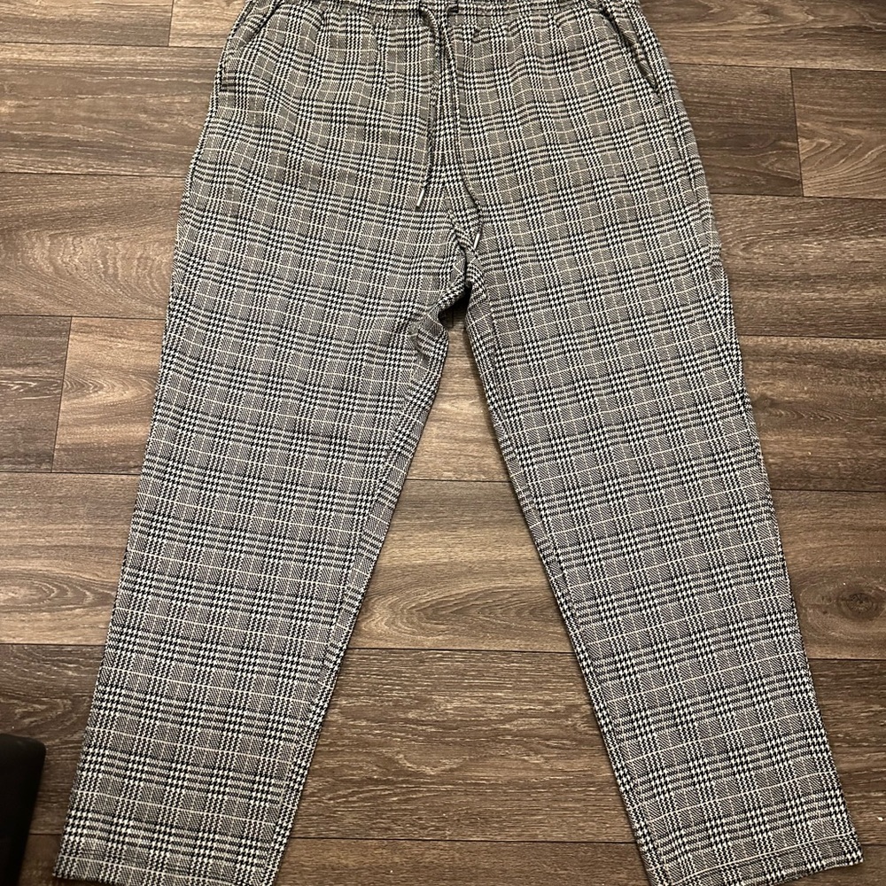Women’s Black and White Plaid Pants